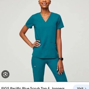 Figs pacific blue scrub top